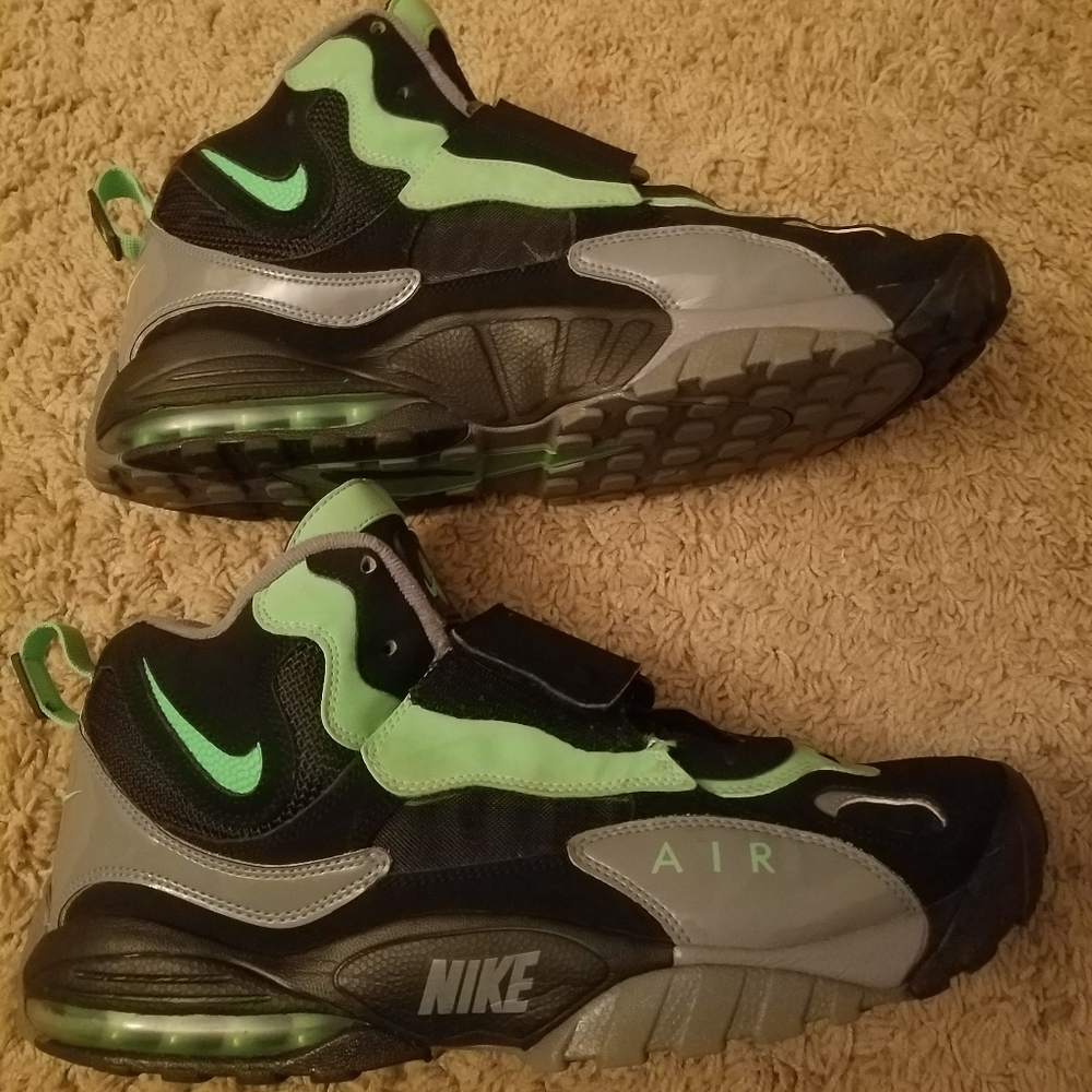 Nike air max speed turf "black poison green" sz 13
